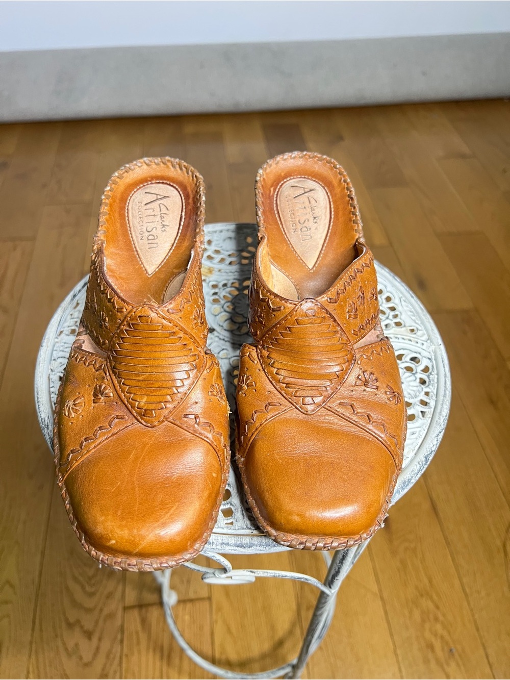 Clarks Artisan Women's Tan Leather Mules